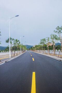 沥青路路面