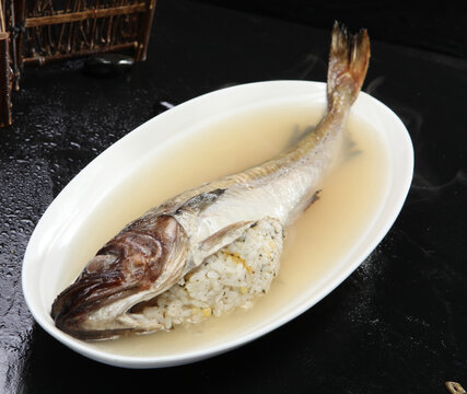 鱼头包饭