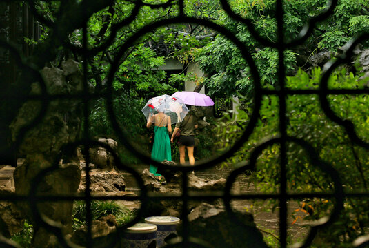 雨中漫步