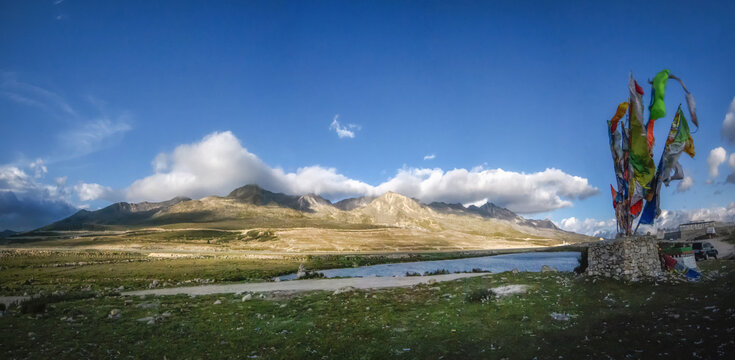 贡嘎山主峰风光