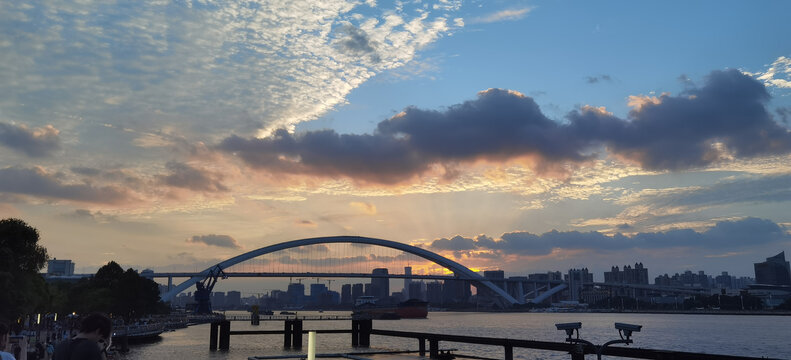 上海卢浦大桥日落