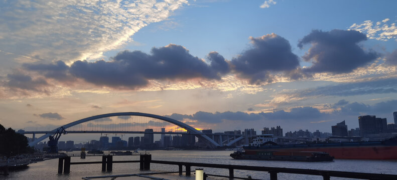 上海卢浦大桥日落