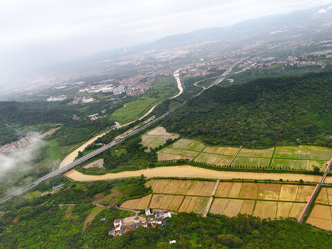 山区稻田