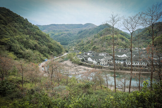 石头村