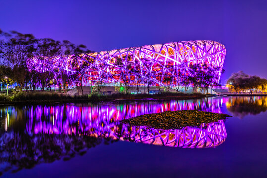 北京鸟巢建筑夜景