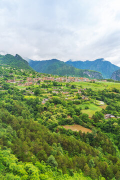 西藏林芝察瓦隆乡高原山脉美景