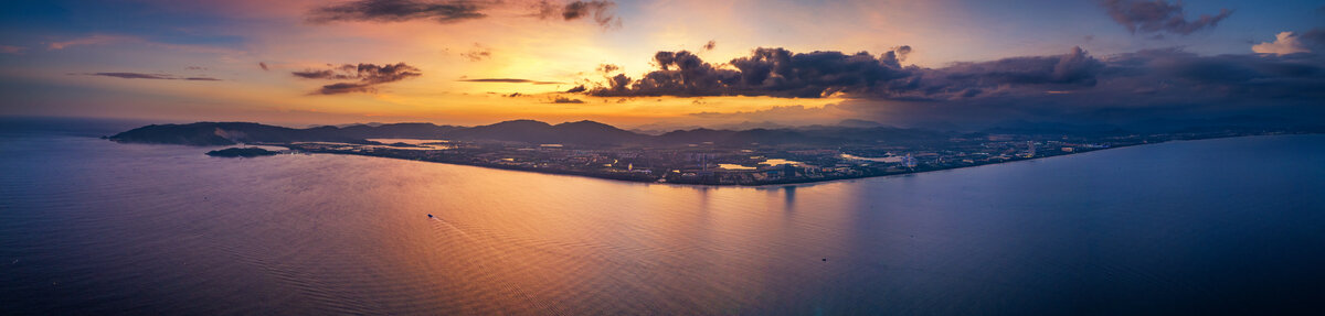 三亚海棠湾日落夕阳全景图