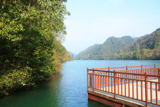 郴州雾漫小东江风景