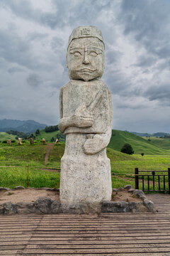 草原石人