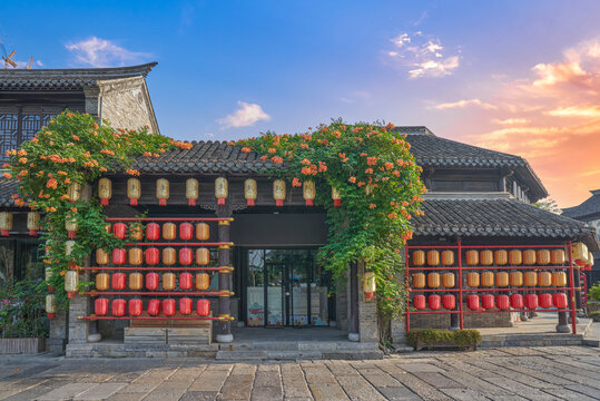 沿街仿古店铺