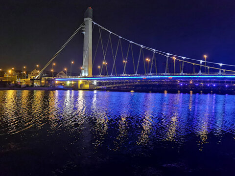 天津海河夜景滨海建筑桥梁波光