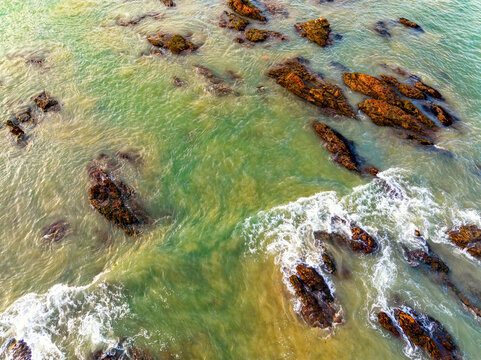 三亚博鳌红石滩礁石海浪