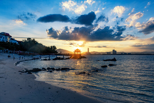 蜈支洲岛情人桥日落夕阳