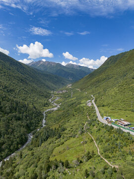 四姑娘山川西雪山草甸森林自然