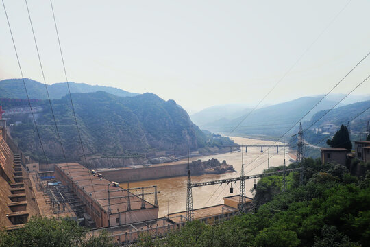 三门峡黄河大坝俯瞰1