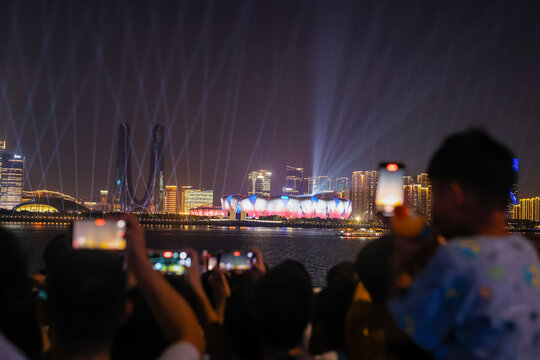 杭州钱江新城灯光秀夜景