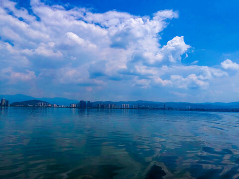 生态蓝天阳光风景