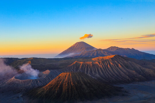 孤独星球布罗莫火山