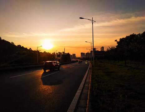 城市夕阳