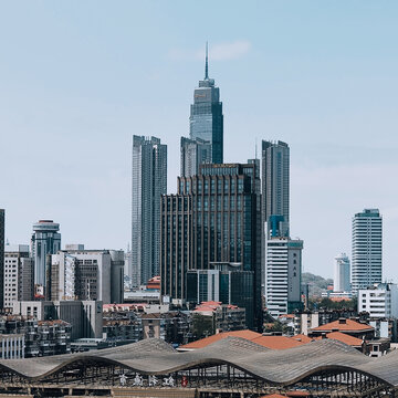 烟台港城的天际线