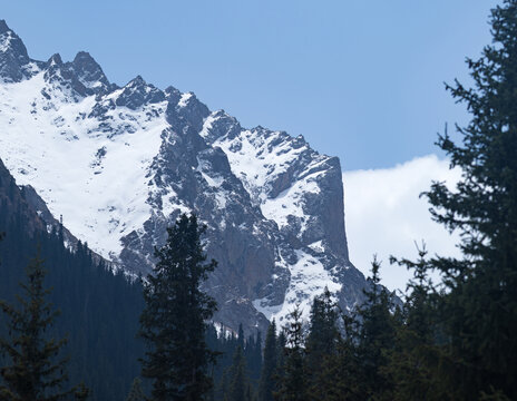 天山