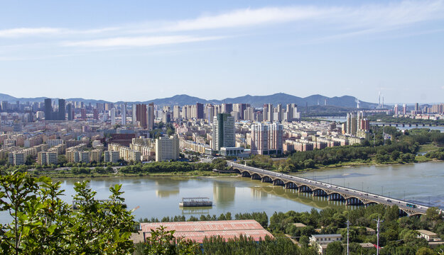 松花江两岸景色美