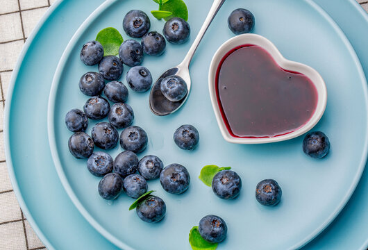 蓝莓和蓝莓酱