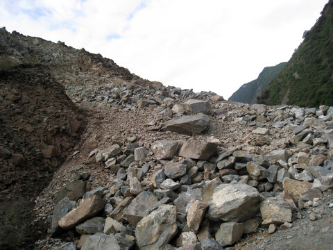 川藏线塌方路段