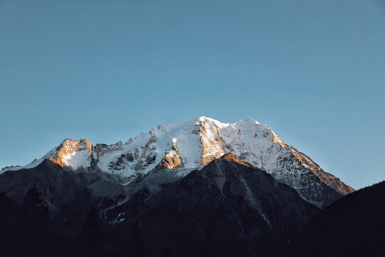 雅拉雪山