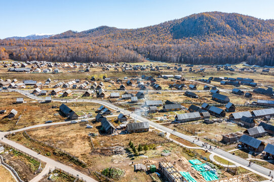 航拍新疆喀纳斯风景区禾木村庄