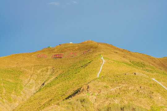 西藏拉萨市南山公园和草原牧场