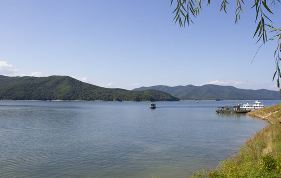 松花湖景色怡人