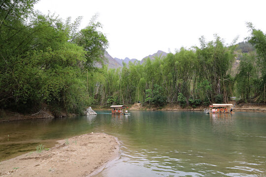 溪流河流