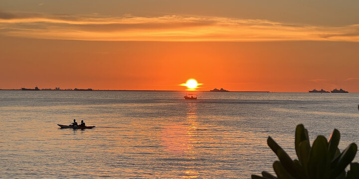 海上夕阳