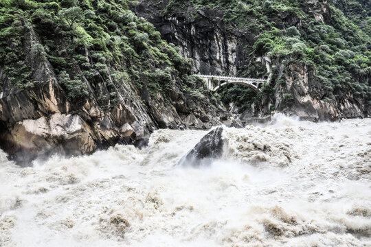 中国香格里拉虎跳峡