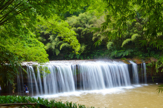 赤水四洞沟瀑布