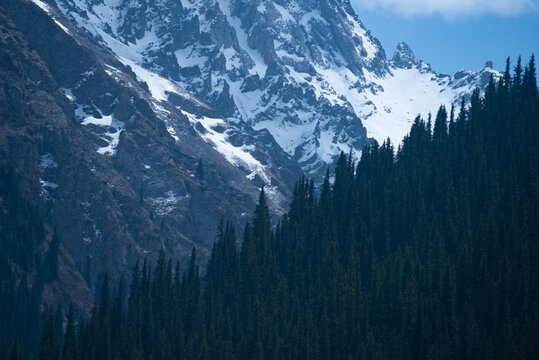 天山