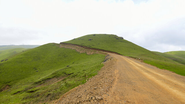 寻甸县花石头山昆明十峰