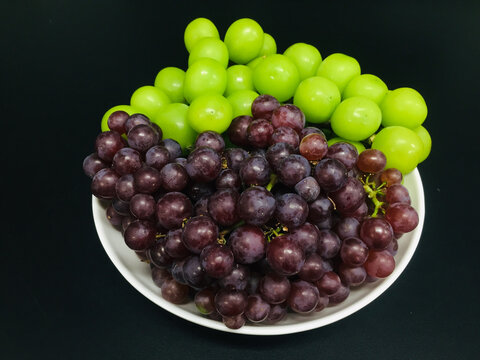 葡萄整体水果摆盘