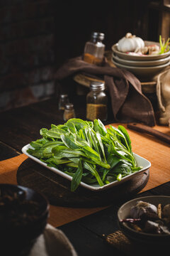 复古农家菜汤锅野菜汤锅