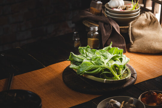 复古农家菜汤锅野菜汤锅