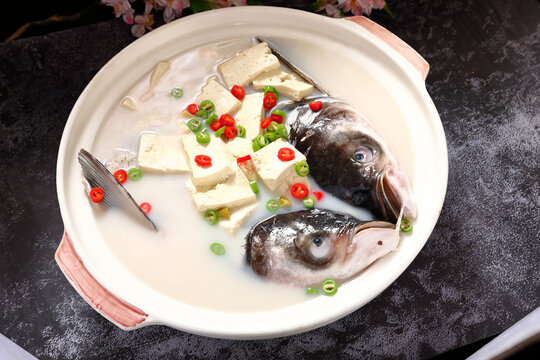千岛湖砂锅鱼头汤