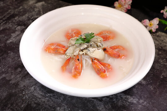 鲜虾蛎蝗萝卜丝汤