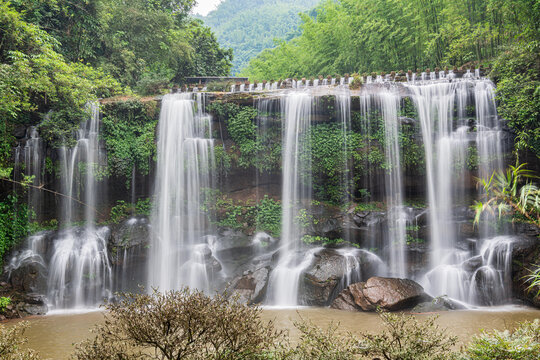 四洞沟水帘洞瀑布