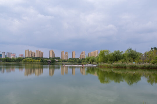 郊区湖泊风光美景