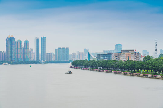 广州城市建筑和珠江风光