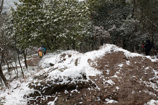 雪景山路