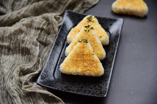 日式味噌饭团制作过程