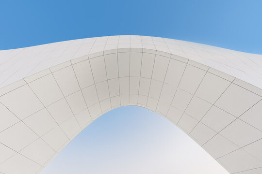 广西柳州科技馆白色拱形建筑