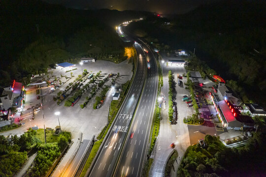 古田服务区夜景